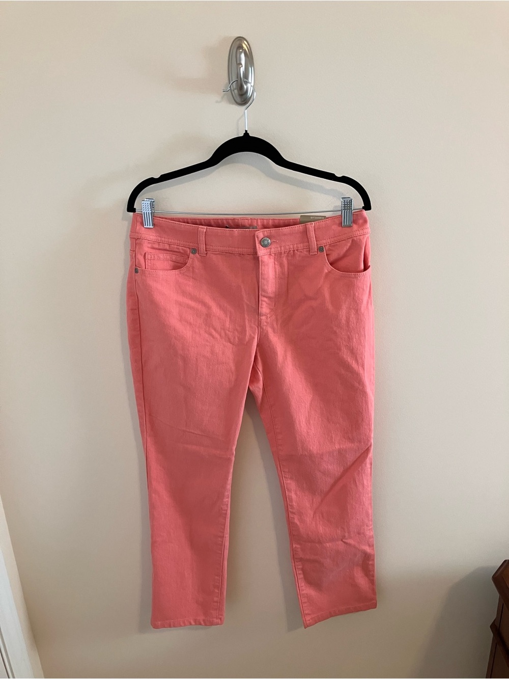 NWT Chico's Outlet Tinted Denim Lustrious Slim Ankle Jean in Pretty Pink Size 1
